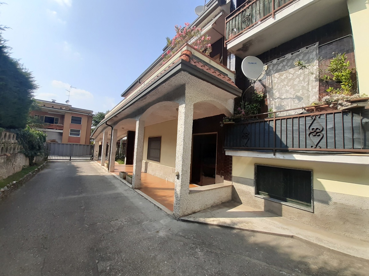 Foto 2 di 18 - Appartamento in vendita a Canegrate