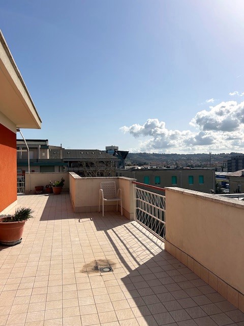 Foto 12 di 32 - Appartamento in vendita a Pescara