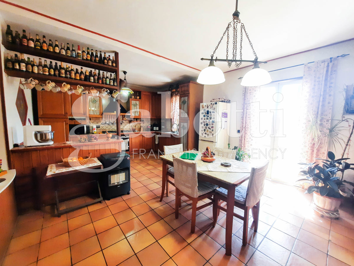 Foto 13 di 29 - Villa a schiera in vendita a Giugliano in Campania