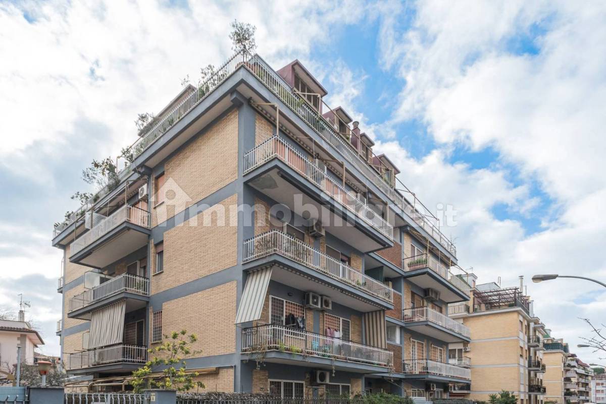 Foto 1 di 26 - Appartamento in vendita a Roma