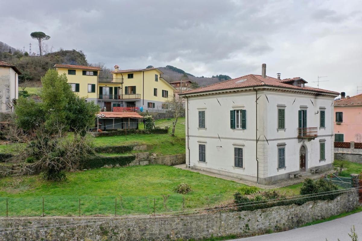 Foto 26 di 33 - Villa in vendita a Camporgiano