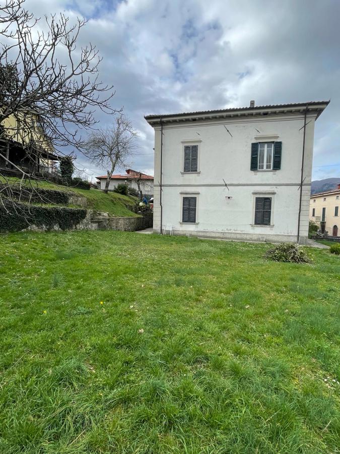 Foto 30 di 33 - Villa in vendita a Camporgiano