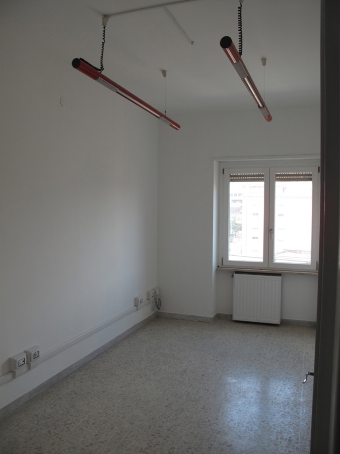 Foto 7 di 9 - Ufficio in affitto a Frosinone