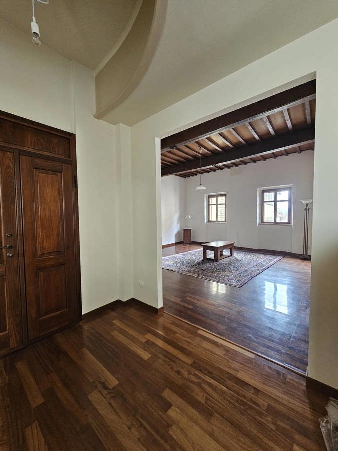 Foto 3 di 37 - Appartamento in vendita a Arezzo