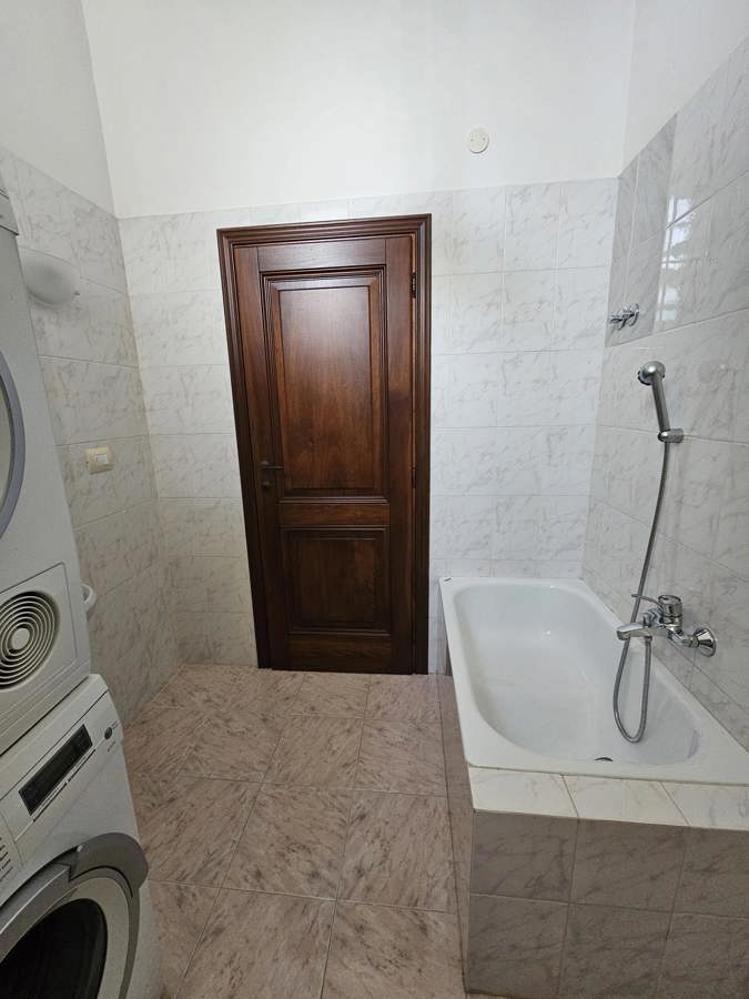 Foto 32 di 37 - Appartamento in vendita a Arezzo