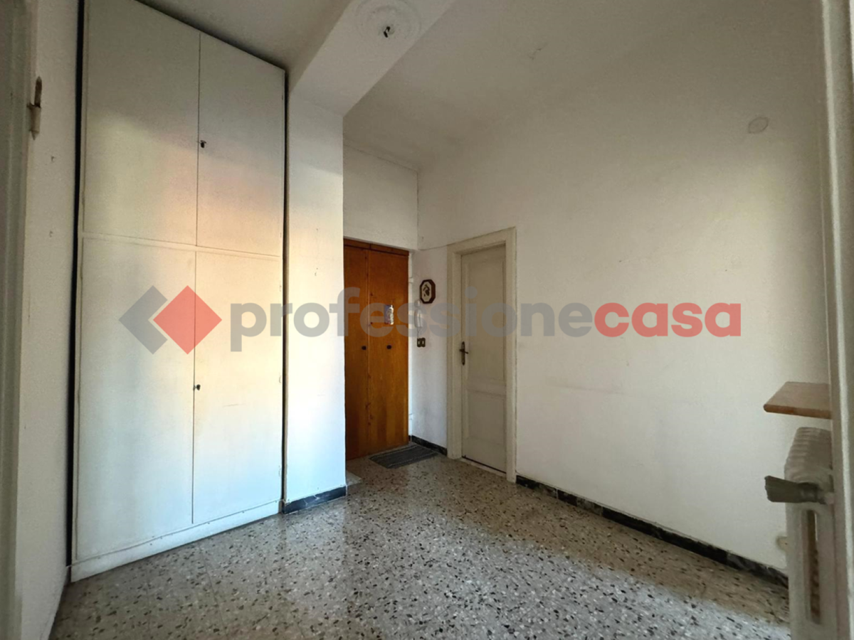 Foto 1 di 25 - Appartamento in vendita a Livorno