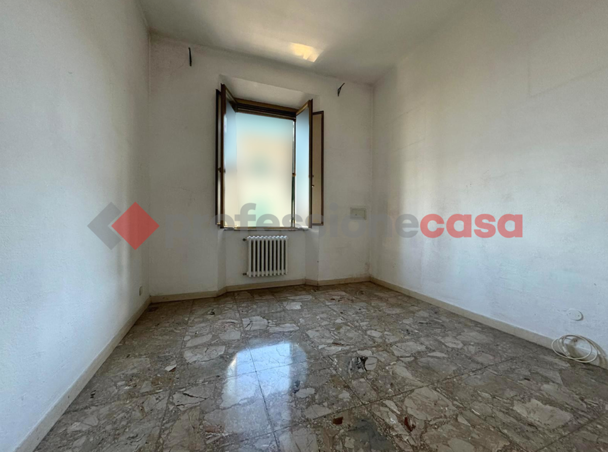 Foto 21 di 25 - Appartamento in vendita a Livorno