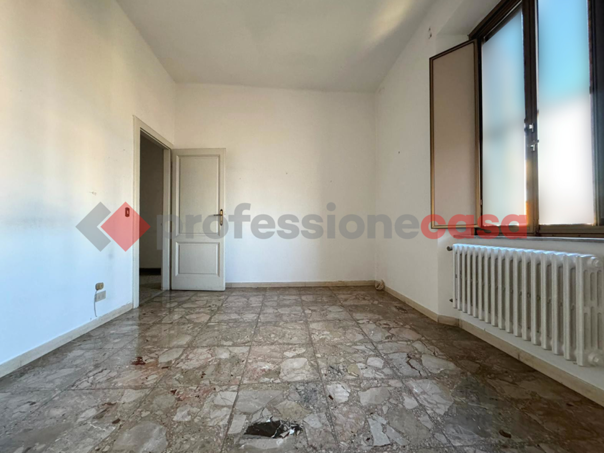Foto 23 di 25 - Appartamento in vendita a Livorno
