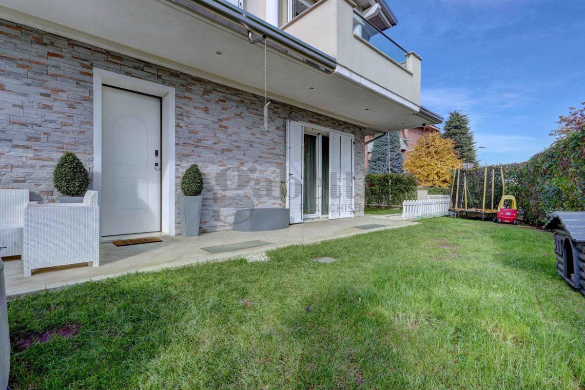 Foto 1 di 17 - Villa a schiera in vendita a Vignola