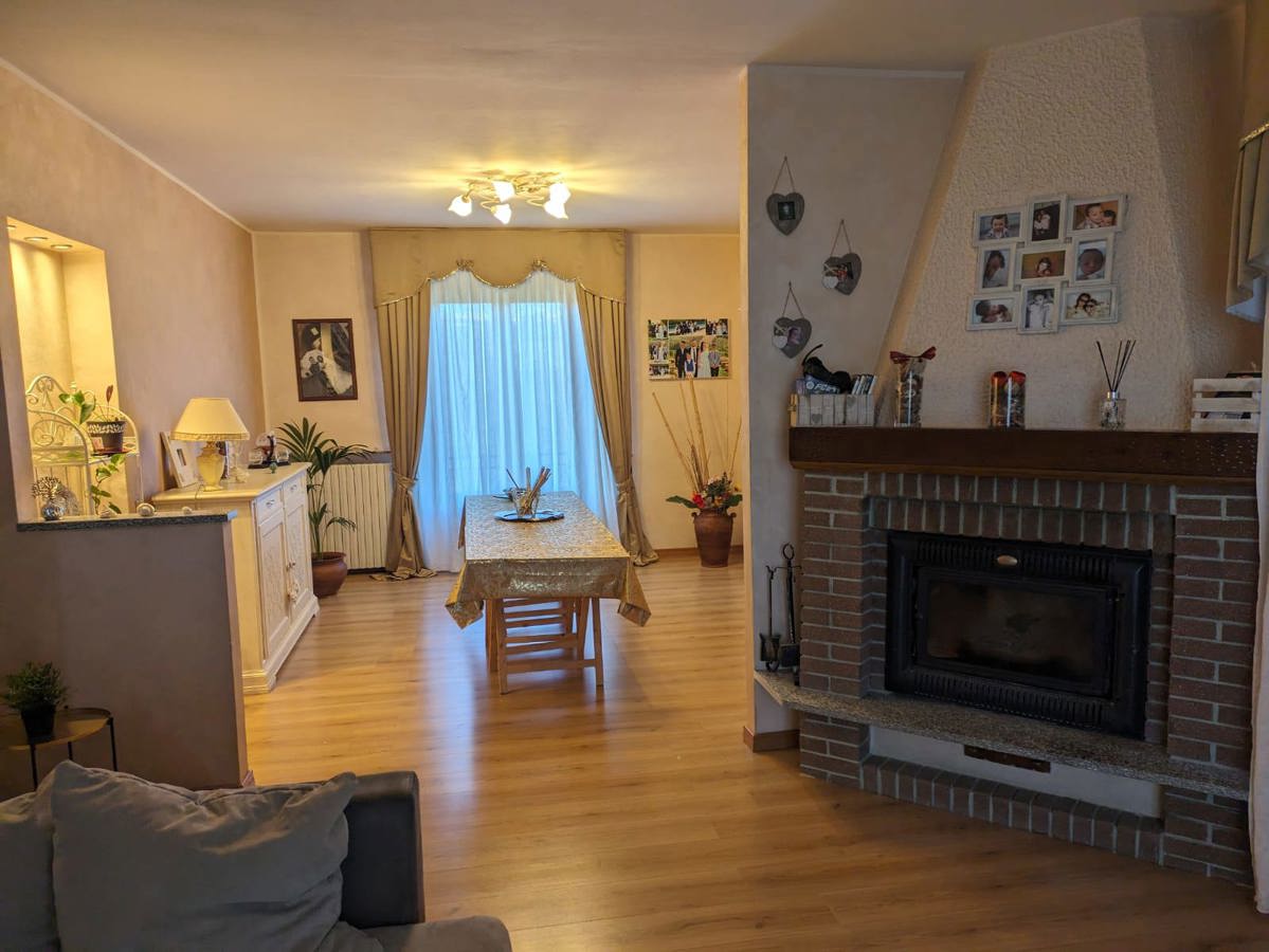 Foto 3 di 38 - Casa indipendente in vendita a Lugagnano Val d'Arda