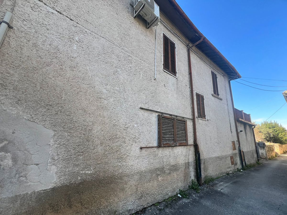 Foto 2 di 11 - Villa a schiera in vendita a Spoleto