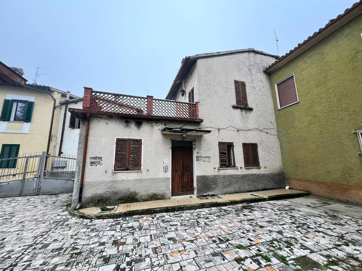 Foto 1 di 11 - Villa a schiera in vendita a Spoleto