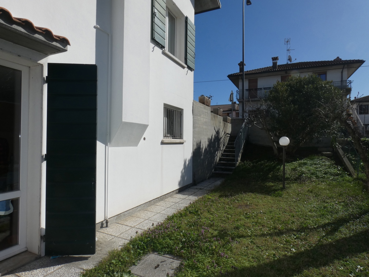 Foto 15 di 26 - Casa indipendente in vendita a Ravenna