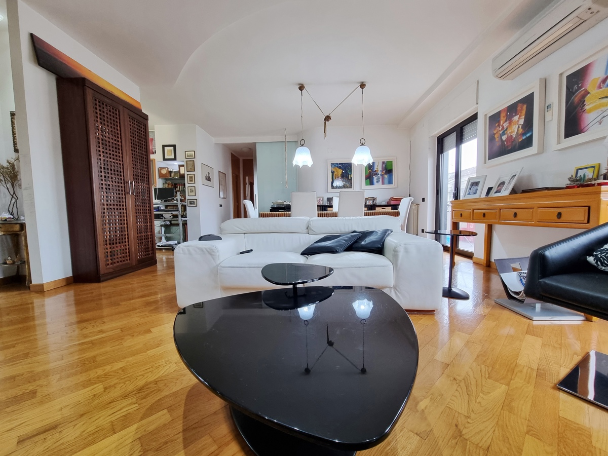 Foto 9 di 52 - Appartamento in vendita a Caserta