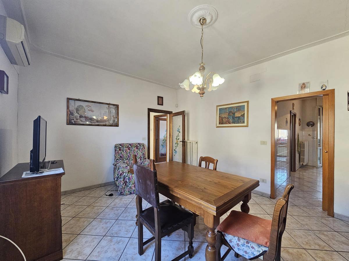 Foto 21 di 39 - Casa indipendente in vendita a Arezzo