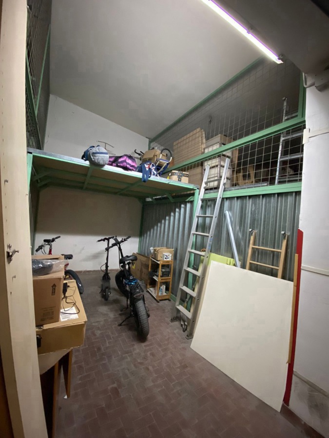 Foto 2 di 7 - Garage in vendita a Napoli