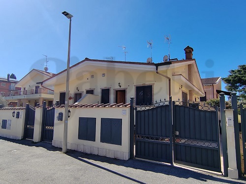 Foto 21 di 24 - Villa a schiera in vendita a Roma