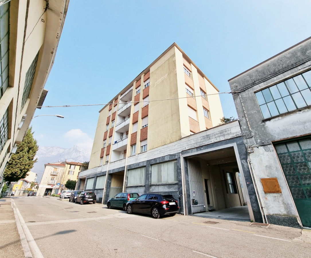Foto 9 di 10 - Appartamento in vendita a Lecco