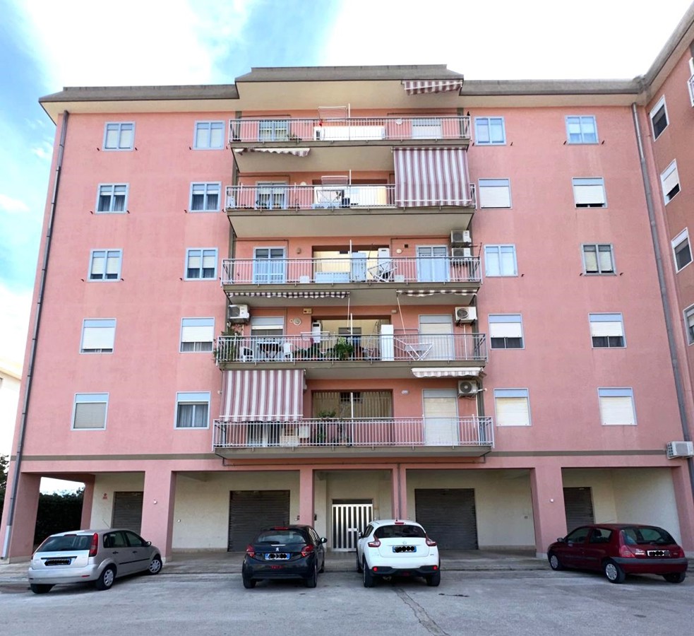 Foto 1 di 33 - Appartamento in vendita a Avola
