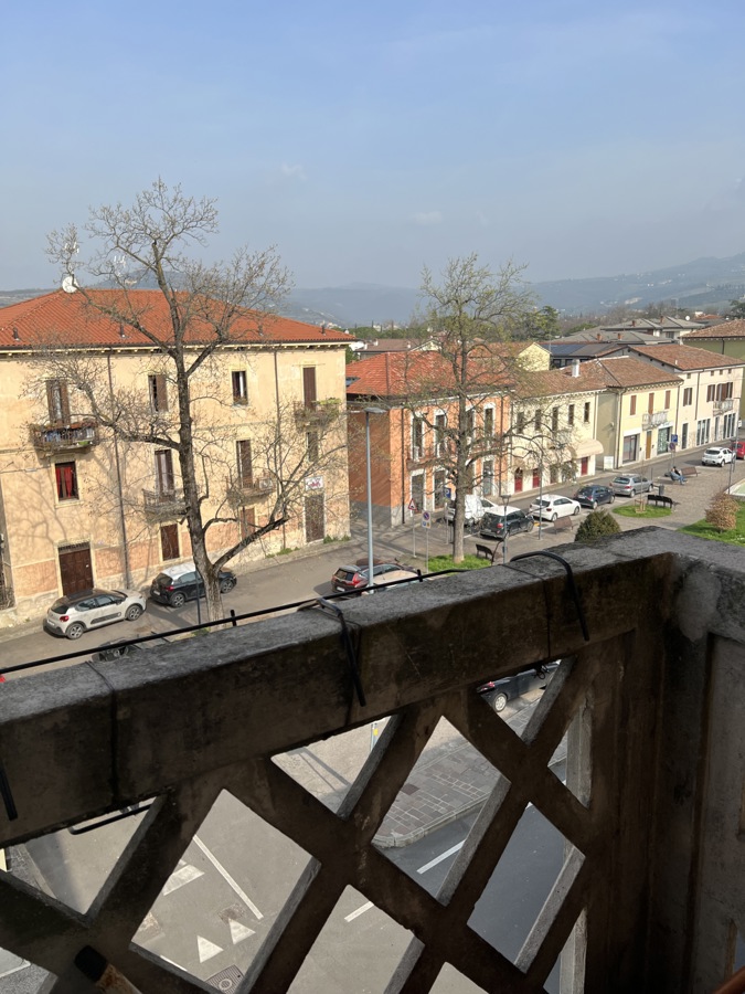 Foto 3 di 6 - Appartamento in affitto a Verona