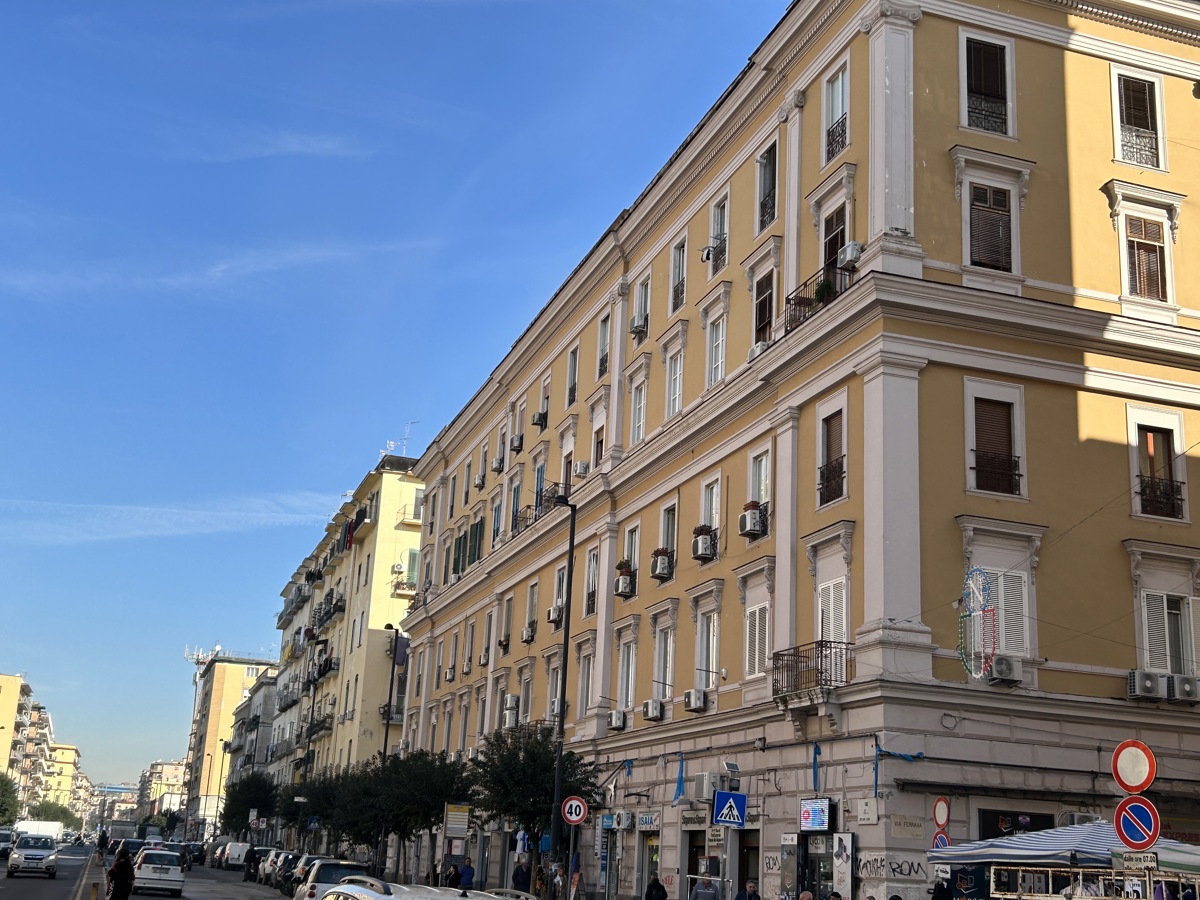 Foto 21 di 27 - Appartamento in vendita a Napoli