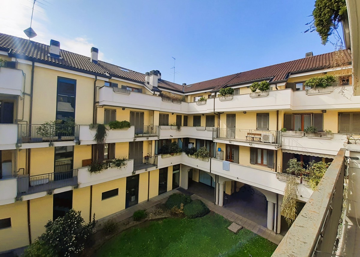 Foto 1 di 22 - Appartamento in vendita a Legnano