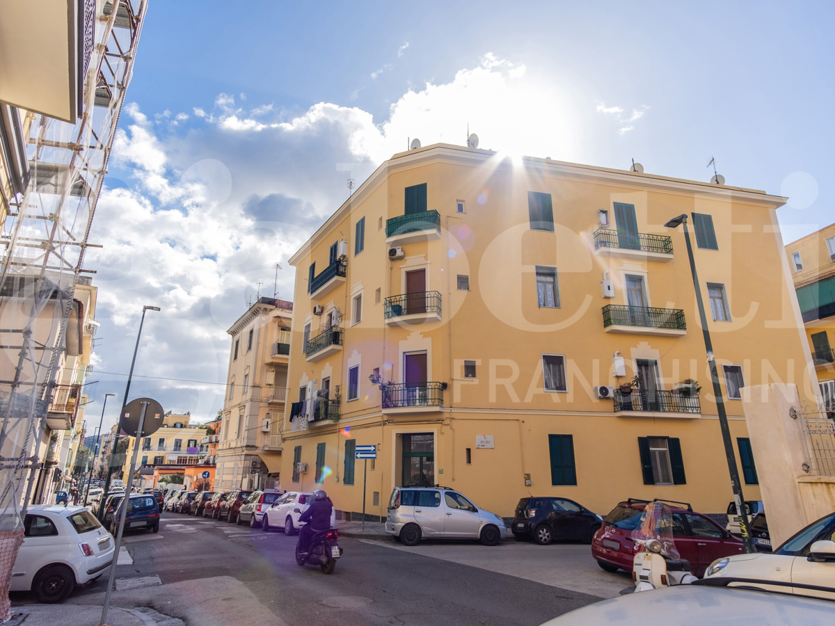 Foto 19 di 22 - Appartamento in vendita a Napoli
