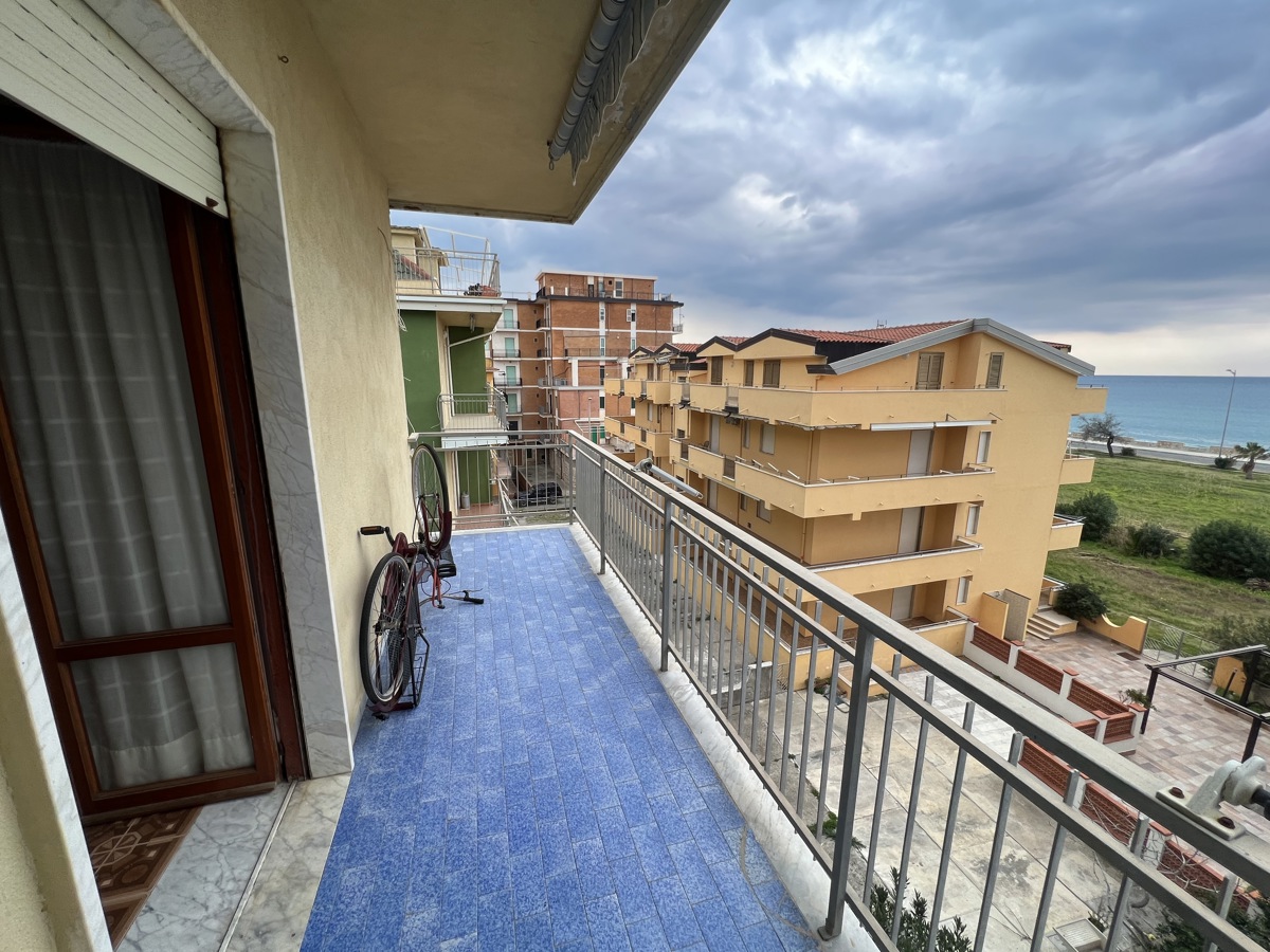 Foto 25 di 29 - Appartamento in vendita a Falconara Albanese