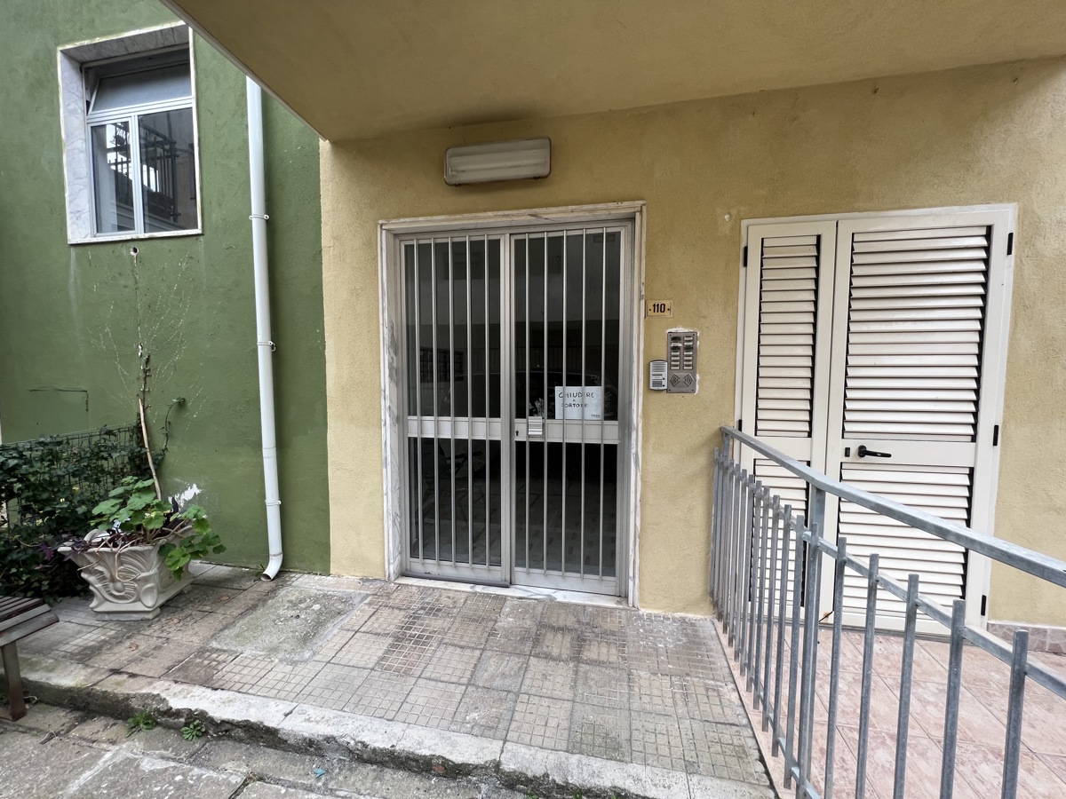 Foto 3 di 29 - Appartamento in vendita a Falconara Albanese
