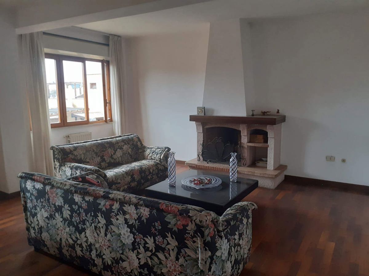 Foto 2 di 17 - Appartamento in vendita a Frosinone