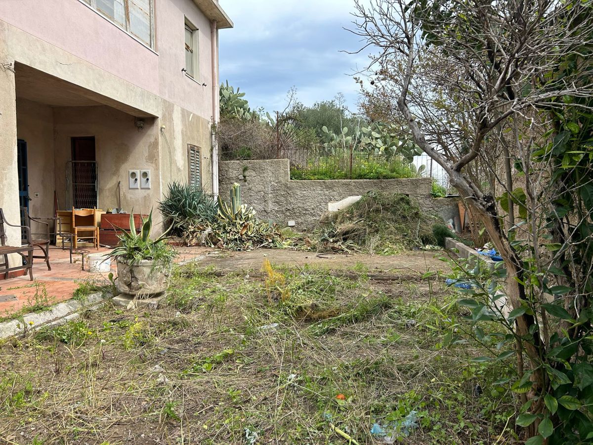 Foto 1 di 12 - Casa indipendente in vendita a Messina