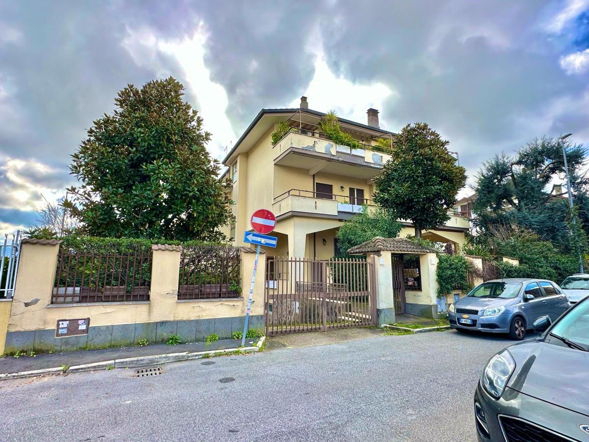 Foto 1 di 30 - Appartamento in vendita a Roma