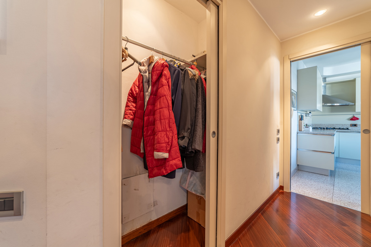 Foto 10 di 49 - Appartamento in vendita a Milano