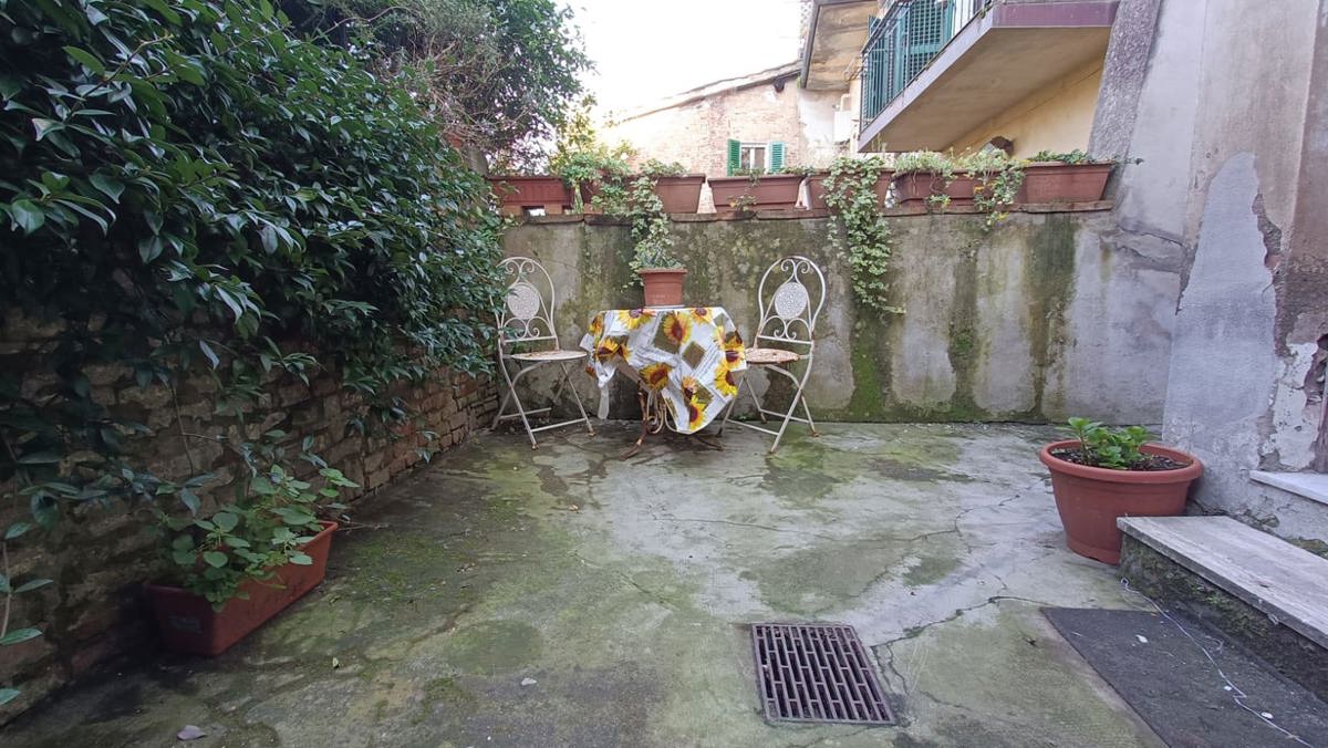 Foto 15 di 18 - Appartamento in affitto a Siena