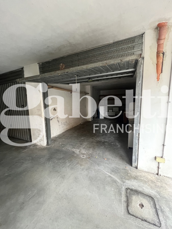 Foto 3 di 6 - Garage in vendita a Colleferro