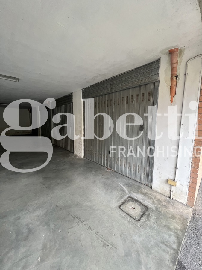 Foto 2 di 6 - Garage in vendita a Colleferro