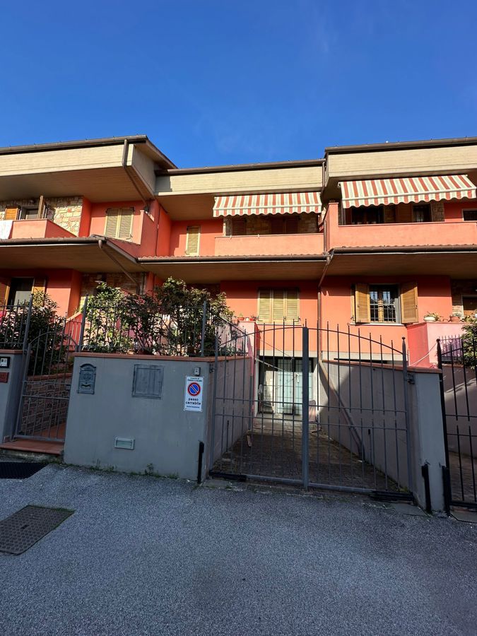 Foto 1 di 19 - Villa a schiera in vendita a Poggio A Caiano