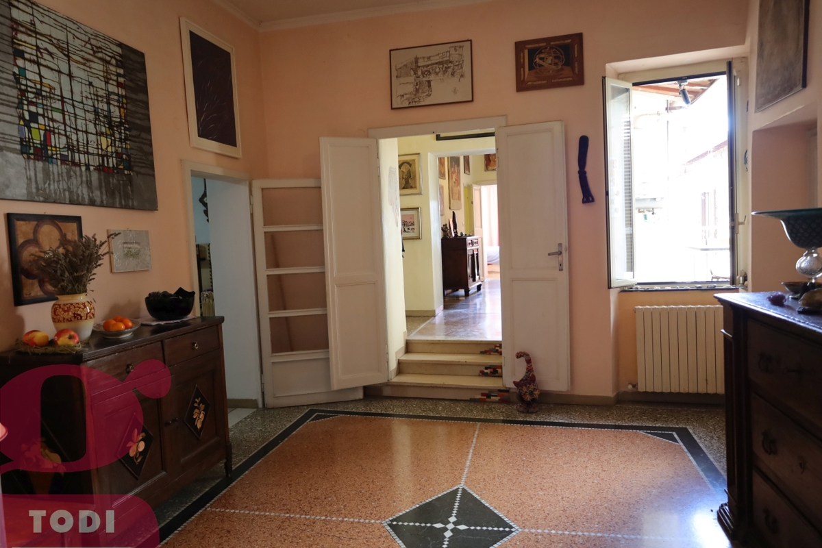 Foto 1 di 42 - Appartamento in vendita a Todi