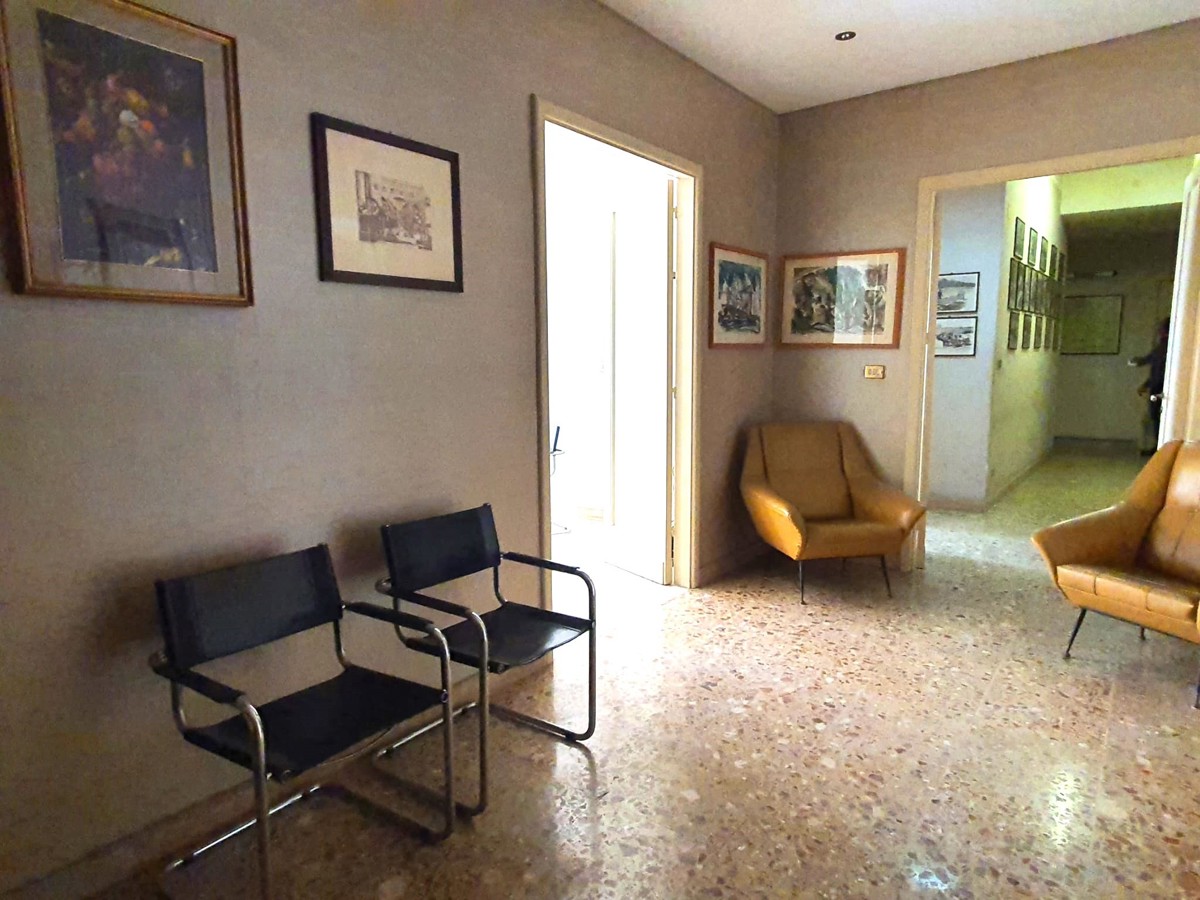 Foto 5 di 8 - Ufficio in affitto a Palermo