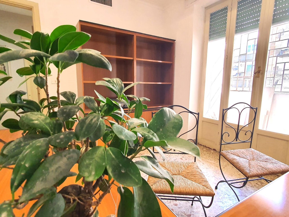 Foto 6 di 8 - Ufficio in affitto a Palermo