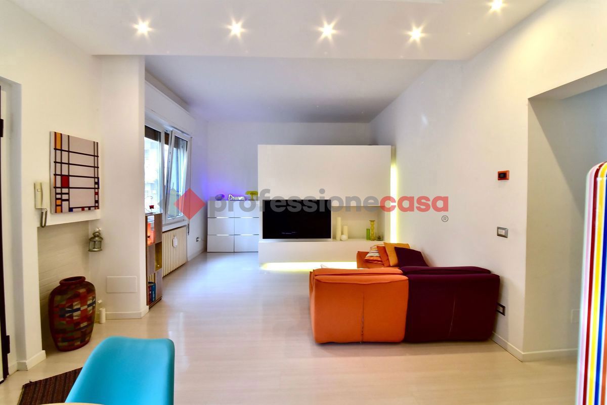 Foto 2 di 25 - Appartamento in vendita a Paderno Dugnano