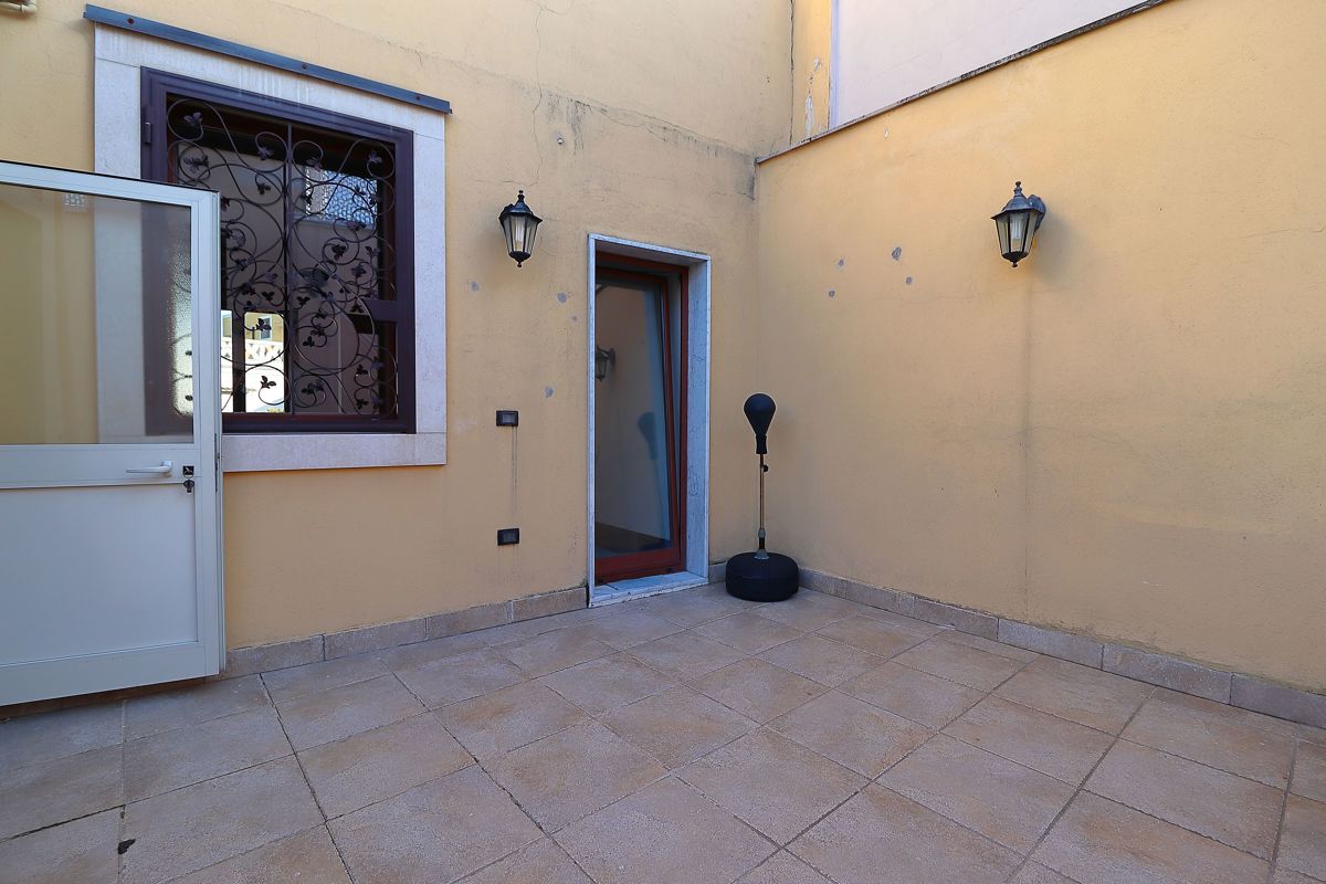 Foto 35 di 44 - Casa indipendente in vendita a Bari