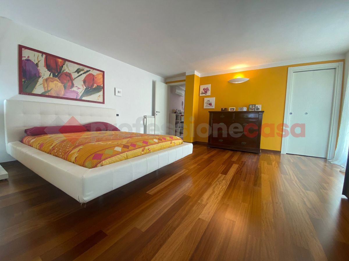 Foto 28 di 36 - Appartamento in vendita a Livorno