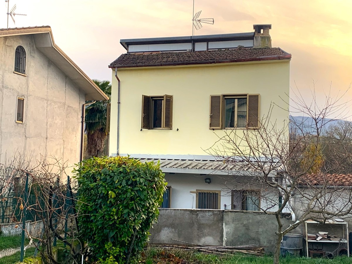 Foto 3 di 19 - Casa indipendente in vendita a Sulmona