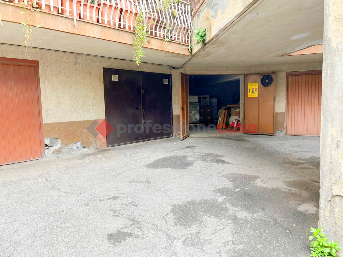 Foto 5 di 13 - Garage in vendita a Valverde