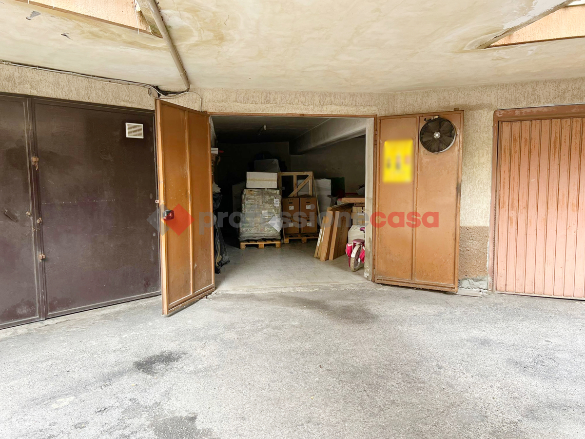 Foto 7 di 13 - Garage in vendita a Valverde