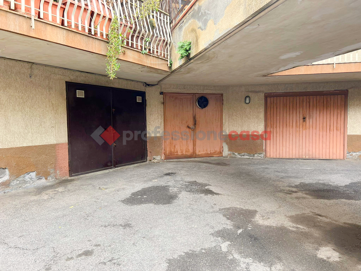 Garage/Box/Posto auto in vendita a Valverde (CT)