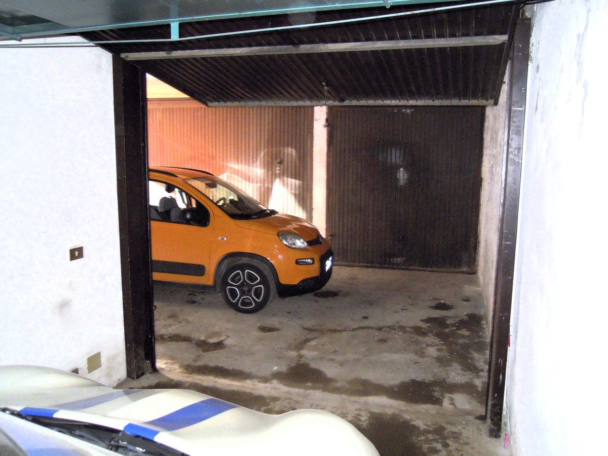 Foto 13 di 20 - Garage in vendita a Roma