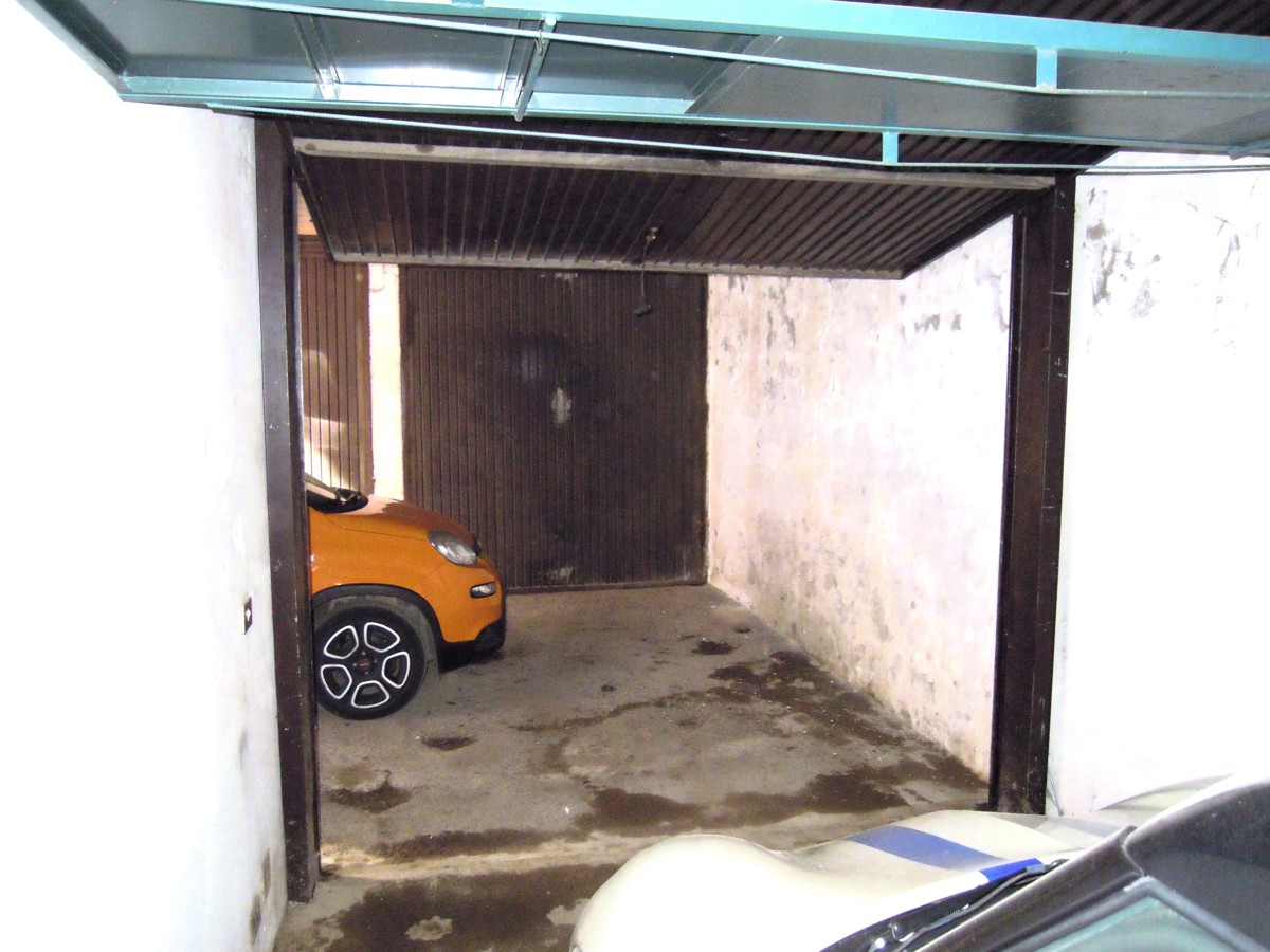 Foto 14 di 20 - Garage in vendita a Roma