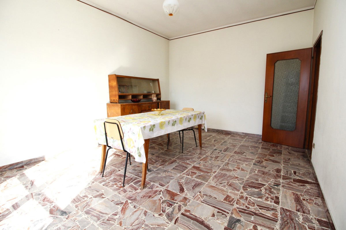 Foto 3 di 27 - Appartamento in vendita a Marnate